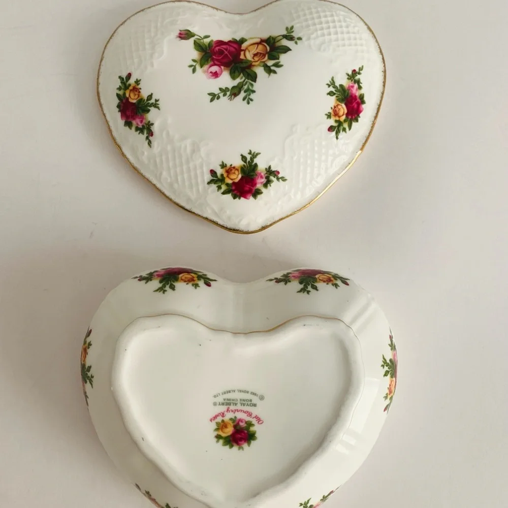 Vtg Royal Albert Old Country Roses Heart-Shaped Porcelain Trinket Dish